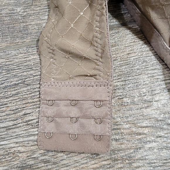 Amorarma 44DD Taupe underwire bra - Picture 13 of 13